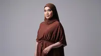 Perut Buncit Cocoknya Pakai Baju Apa? Para Cewek Simak 7 Tips Ini Agar Terlihat Ramping di  2025