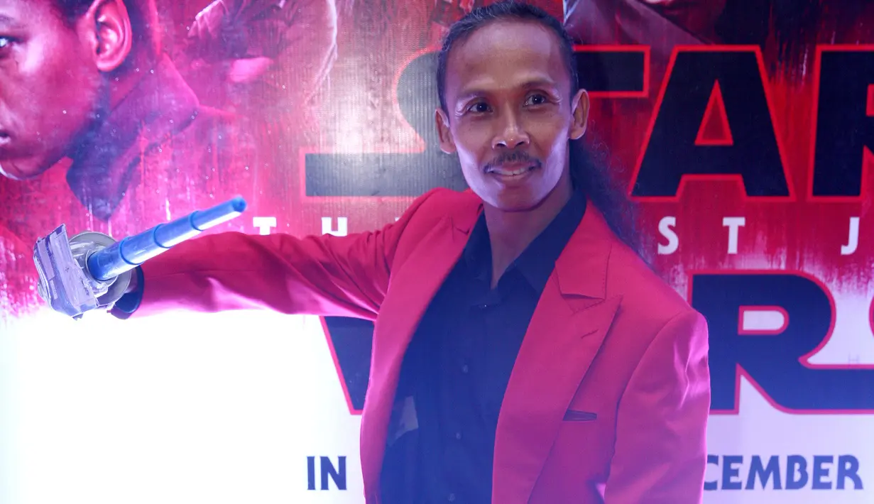 "Episode 8 ini kalau saya lihat, ini film yang paling menyentuh ya. Paling wah banget dari episode sebelumnya. Dari satu sampai tujuh, ini di delapan ini betul betul luar biasa," kata Yayan Ruhian. (Nurwahyunan/Bintang.com)