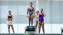 Atlet loncat indah putri Indonesia, Gladies Lariesa Garina bersiap melakukan loncatan saat sesi latihan dalam nomor papan 30 meter Indonesia Open Aquatic Championships 2025 (IOAC 2025) di Stadion Akuatik, GBK, Kamis (26/11/2025). (Bola.com/Bagaskara Lazuardi)