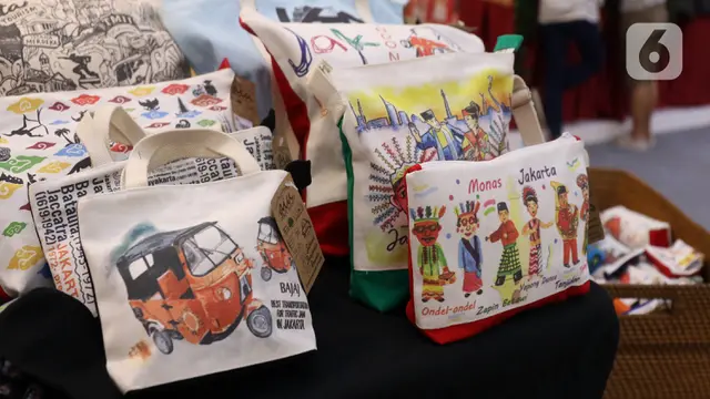FOTO: Membangkitkan UKM Industri Kreatif Rumahan di Masa Pandemi Melalui Pameran