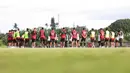 Pemain Persija Jakarta pada saat sesi latihan Persija Jakarta yang bertempat di Persija Training Ground, Bojongsari, Rabu (5/11/2025).