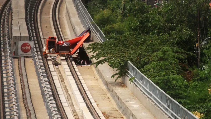 Memantau Progres Pembangunan LRT Jabodebek