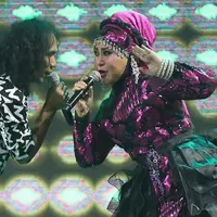 Grup band Slank memang selalu dinantikan dalam setiap penampilannya di atas panggung. Terus menghadirkan nuansa baru yang menghidupkan suasana, seperti halnya di panggung Indonesia Keren 2. (Bambang E. Ros/Bintang.com)