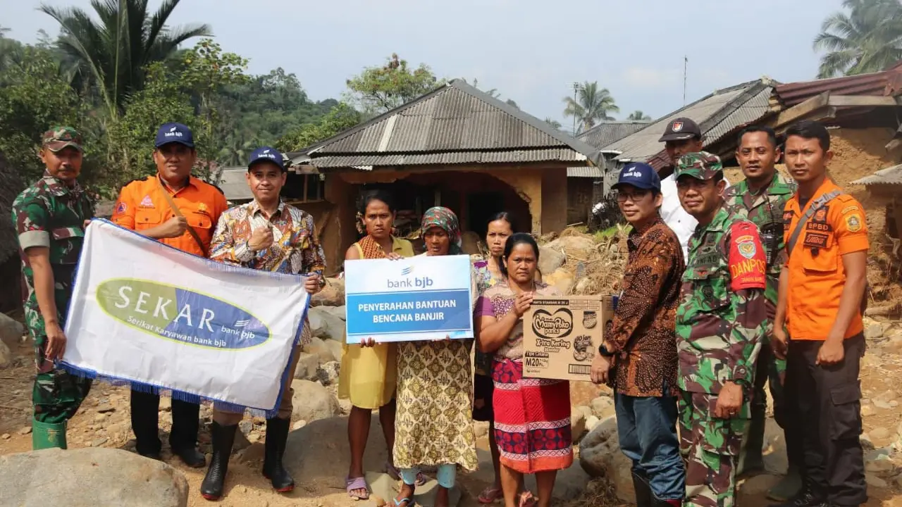 Bentuk Kepedulian bank bjb Untuk Korban Longsor Bogor