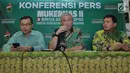 Ketua Komite Mukernas Iskandar Saihu (tengah) memberi keterangan saat konferensi pers jelang digelarnya Mukernas ke-2 PPP di Jakarta (16/7). (Liputan6.com/Helmi Afandi)