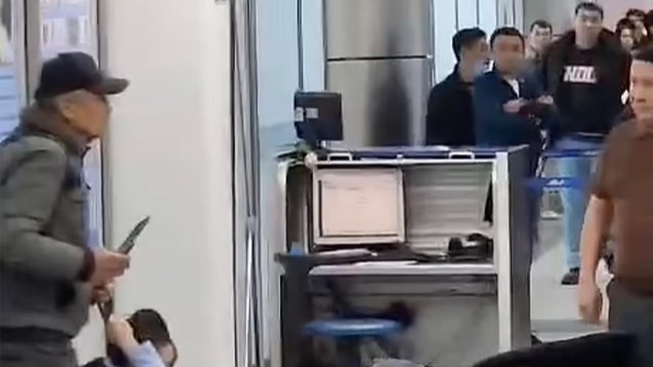 mantan petinju gagalkan penyanderaan di bandara kazakhstan