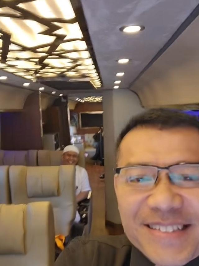 Potret Interior Bus Rombongan Anang Hermansyah