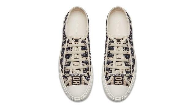 Dior Perkenalkan Sneakers Custom bertajuk Walk 'n' Dior