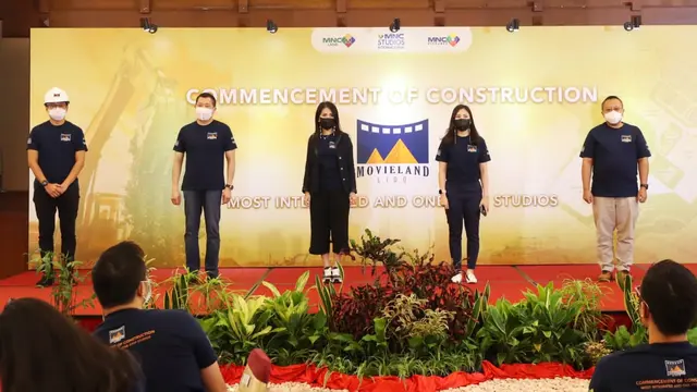 Wakil Menteri Pariwisata dan Ekonomi Kreatif/Wakil Kepala Badan Pariwisata dan Ekonomi Kreatif Republik Indonesia Angela Herliani Tanoesoedibjo sekaligus meresmikan pembangunan Movieland