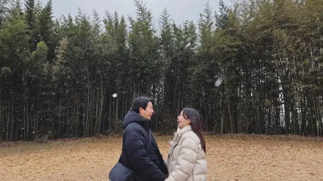Hong Ji Hee bersama pasangannya. (Dok. Foto Instagram @memories_of_jh)