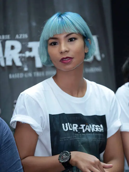 Tidak seperti masih lajang, kembalinya menekuni karier yang membesarkan namanya itu, ia tidak sembarang peran diambil. Apalagi dirinya telah berkomitmen dengan sang suami, Farri Icksan, personel The SIGIT. (Deki Prayoga/Bintang.com)