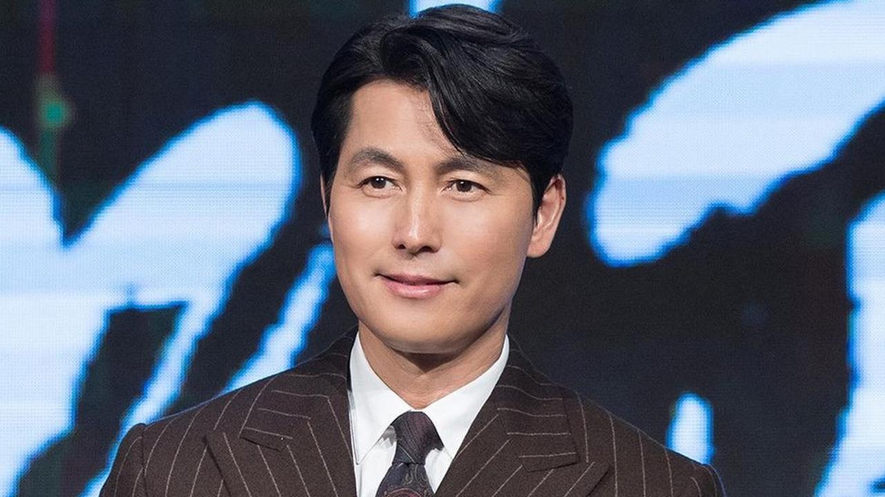 Terkait Rumor Terkini Jung Woo Sung, Agensi Minta Fans Tidak Berspekulasi Berlebihan