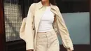 Kendall Jenner tampil serba pastel, memadukan celana dan jaket dengan warna senada. [Foto: Pinterest]