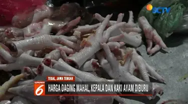 Harga daging ayam masih mahal di Tegal, Jawa Tengah, warga berburu kepala dan ceker ayam untuk bahan makanan.