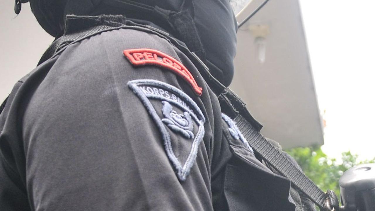 Jiwa Brigade Maksimal! Anggota Brimob 'Pasrah' Yel-tel Dipimpin Sosok Menggemaskan Tak Terduga