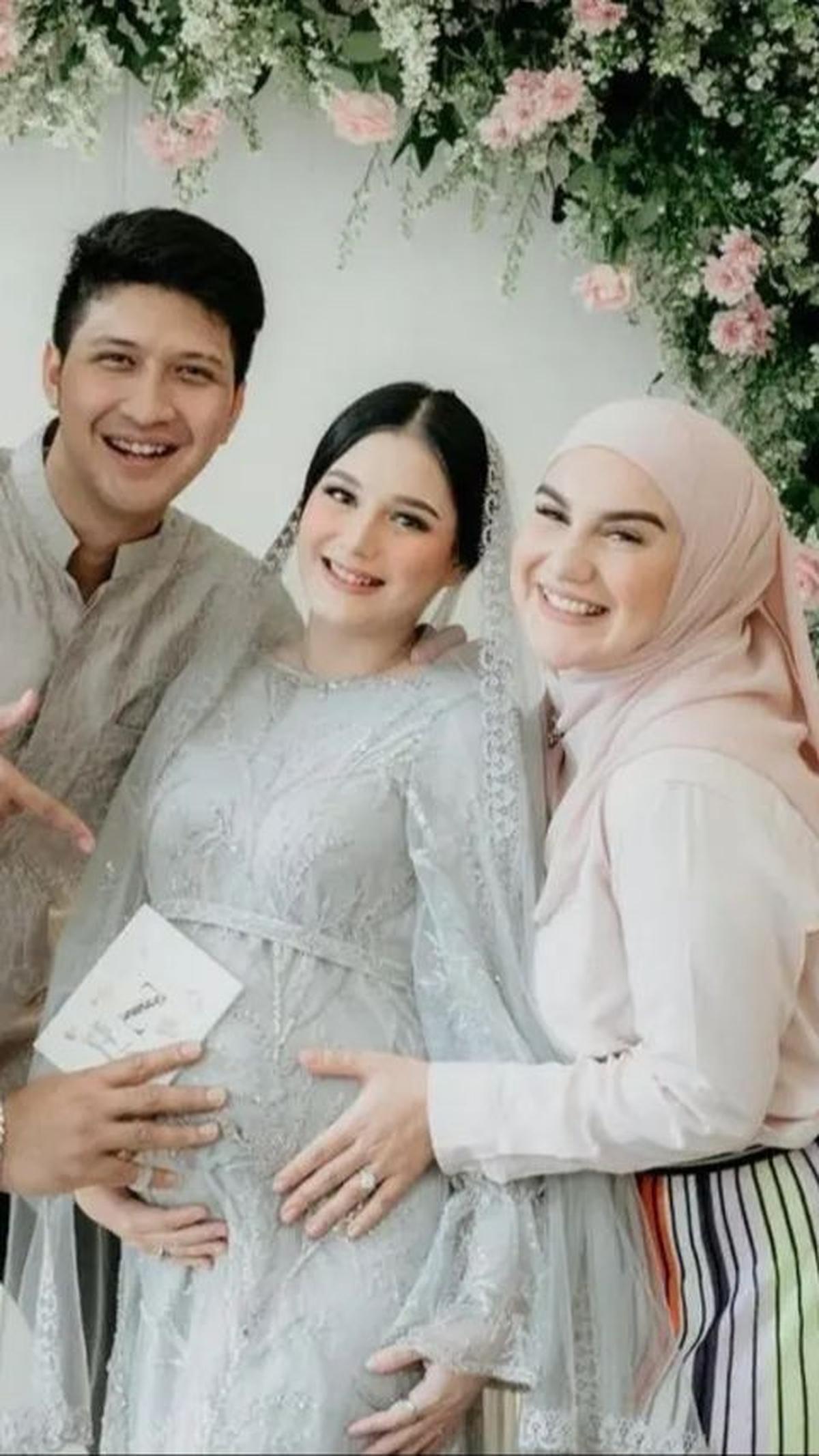 Berbagai acara Aditya Zoni dan Yasmine Ow sering dihadiri oleh Irish Bella.
