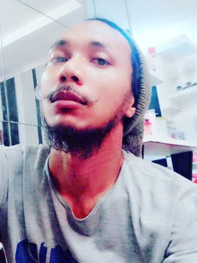 7 Potret Terbaru Norman Kamaru, Eks Polisi yang Jago Nyanyi Lagu India