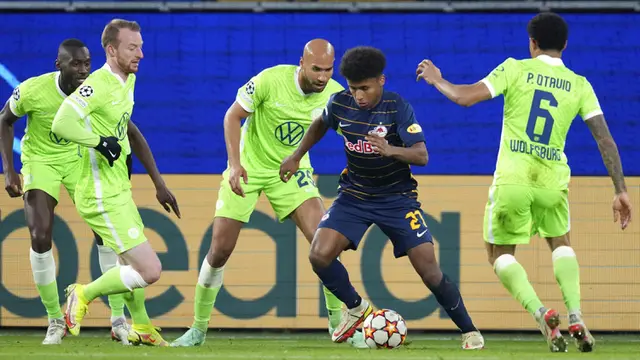 FOTO: Wolfsburg Patahkan Perlawanan Salzburg 2-1