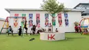 Anak-anak bermain di taman yang tersedia di kawasan Hunian Sementara (Huntara) di Jalan Kramat Raya, Jakarta, Selasa (8/9/2026). Fasilitas tersebut dapat dimanfaatkan warga untuk mendukung aktivitas sehari-hari di lingkungan hunian. (KLY/Budy Santoso)