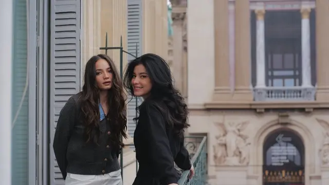 Medina Dina dan Enzy Storia