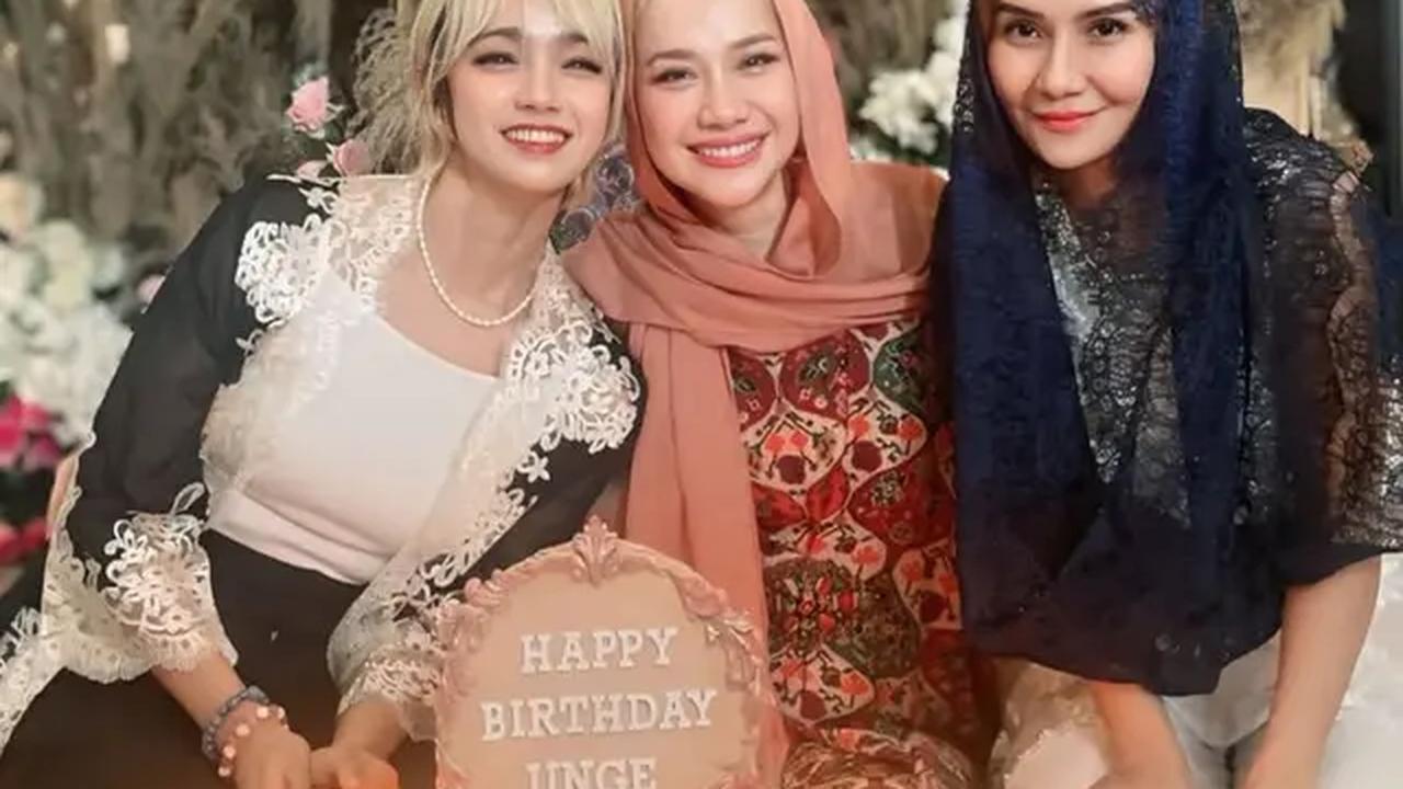 Bunga Citra Lestari ulang tahun ke-42. [@tanayudjanuismadi]