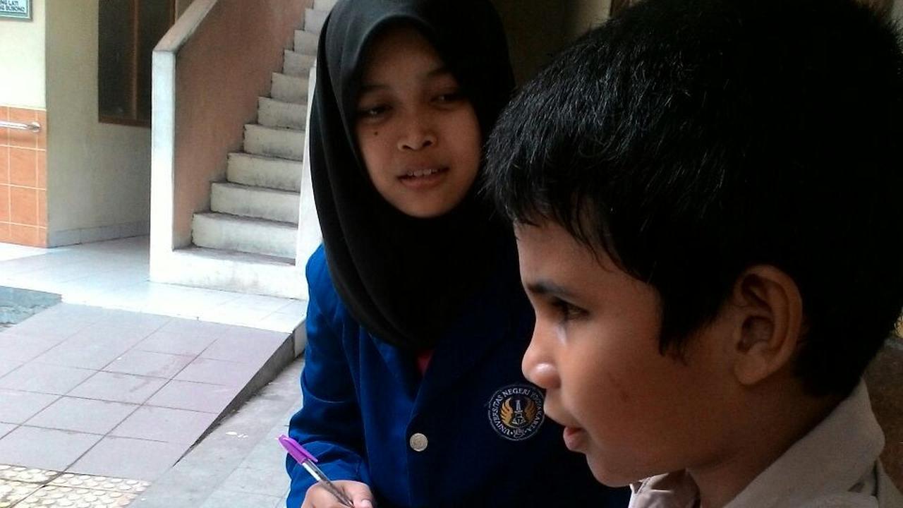 Metode Bahasa Inggris untuk Siswa Tuna Netra dari Mahasiswa UNY