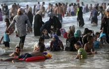 Idul Fitri, ribuan warga Palestina padati pantai-pantai di Israel