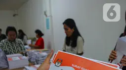 Komisi Pemilihan Umum (KPU) Jakarta Pusat menargetkan 834.814 surat suara akan selesai dilakukan pelipatan selama lima hari. (Liputan6.com/Angga Yuniar)