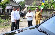 Momen Jokowi Mendadak Berhenti dan Turun dari Mobil Gara-Gara Jalan Rusak di Lampung Selatan