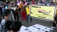 'Perang' Dukungan Pro-Ahok Vs Pro-DPRD di Car Free Day