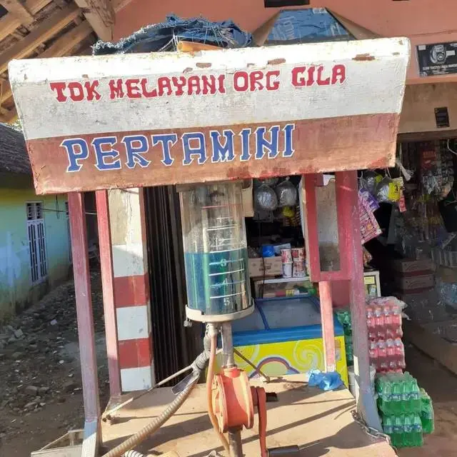 7 Potret Penampakan Tulisan Nyeleneh Ketika Isi Bensin Ini Kocak