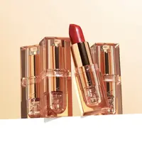 Cloud Kiss Refillable Powder Lipstick hadirkan inovasi terbaru dengan kemasan yang bisa di-refill.