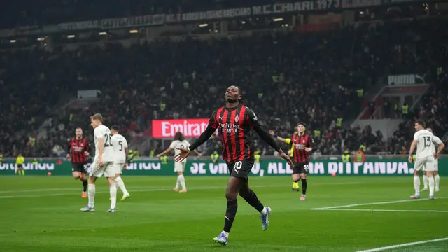 Rafael Leao dari AC Milan merayakan gol dalam laga Serie A melawan Lazio