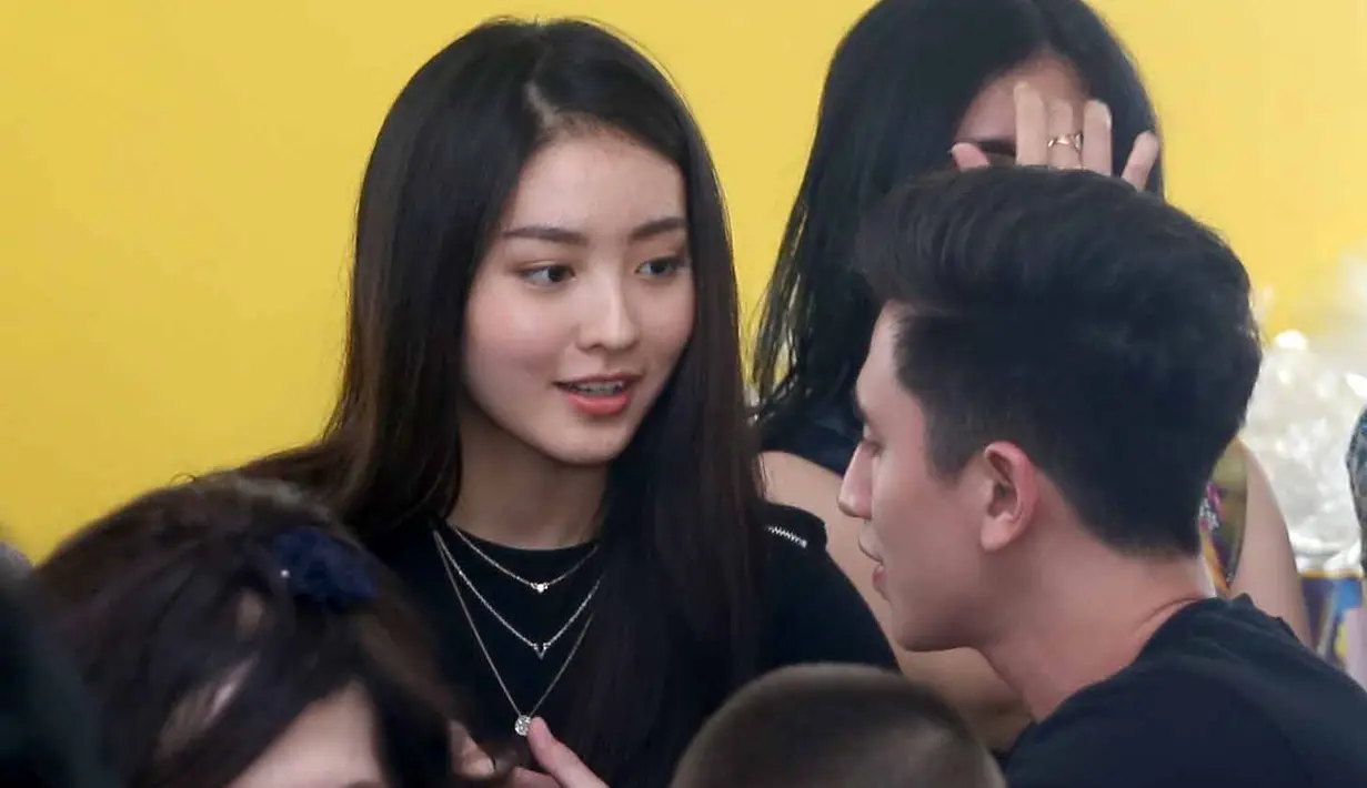 Ditemui di kawasan Salemba, Jakarta Pusat, beberapa waktu lalu, Wilona menceritakan awal pertemuannya dengan Verrell. Diawali dengan rasa sebal, hingga saling mengetahui sifat masing-masing. (Nurwahyunan/Bintang.com)