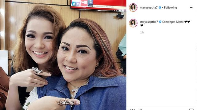 Maya Septha bersama Nunung Srimulat (Foto: Instagram/@mayaseptha7)