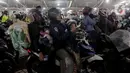 Jumlah pemudik sepeda motor di Pelabuhan Ciwandan, Banten mengalami peningkatan sejak Rabu (26/3/2025) malam. (Liputan6.com/Herman Zakharia)
