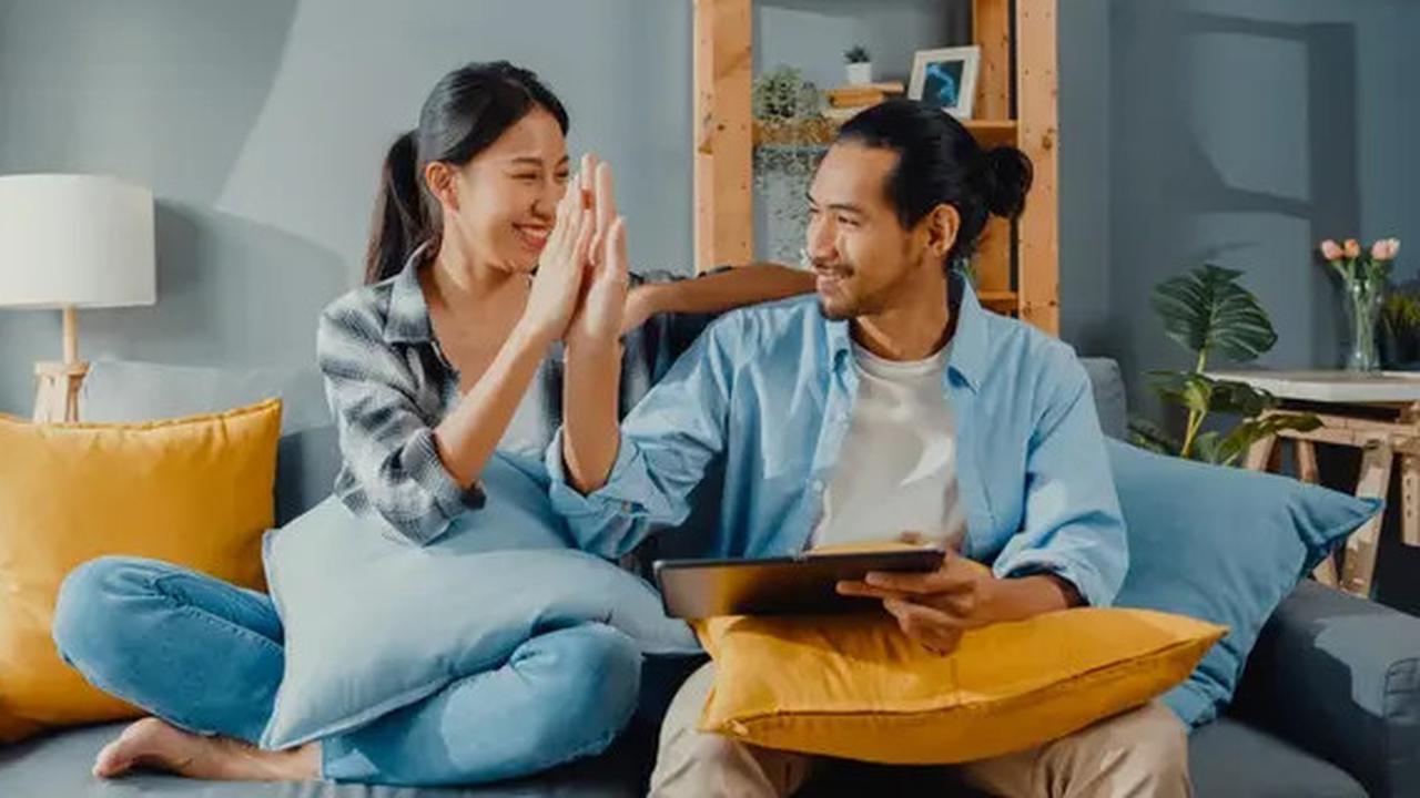 Alasan Dibalik Jatuh Cinta Bikin Bodoh? Ini Kata Psikolog