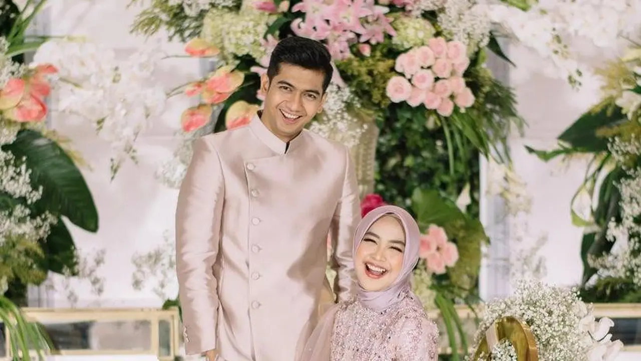 9 Inspirasi Kebaya Payet untuk Lamaran, Glamor Bersahaja