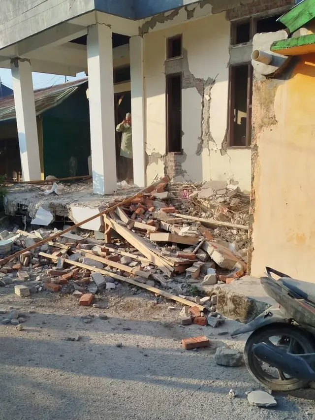 Kerusakan di Manggarai dan Sikka akibat gempa M7,0 Guncang NTT
