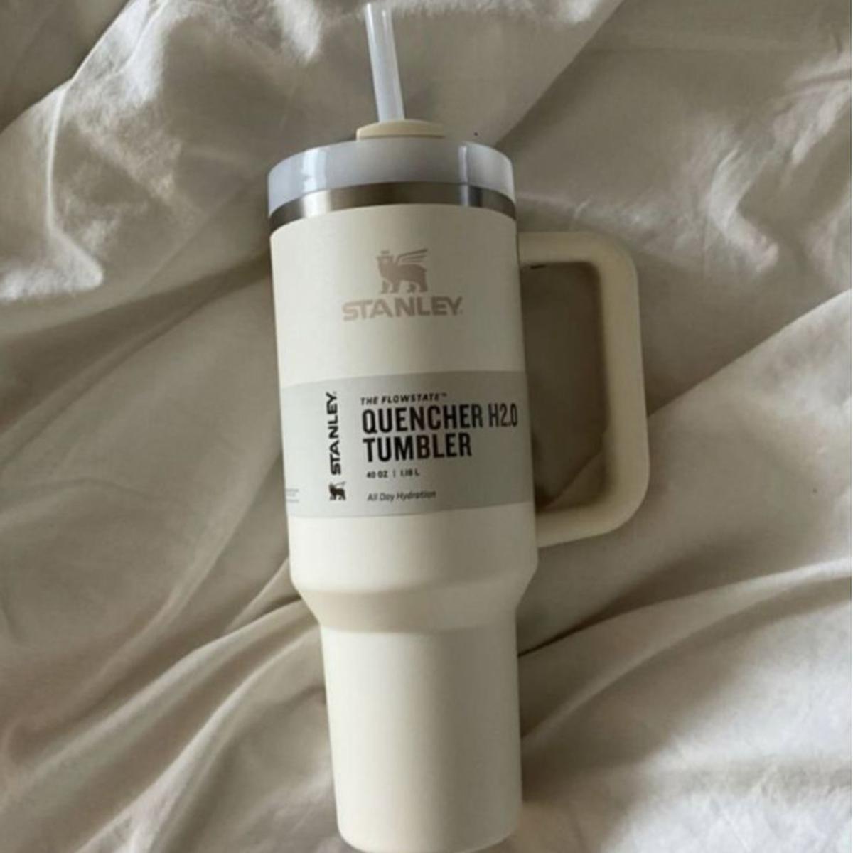 Ilustrasi Botol Minum