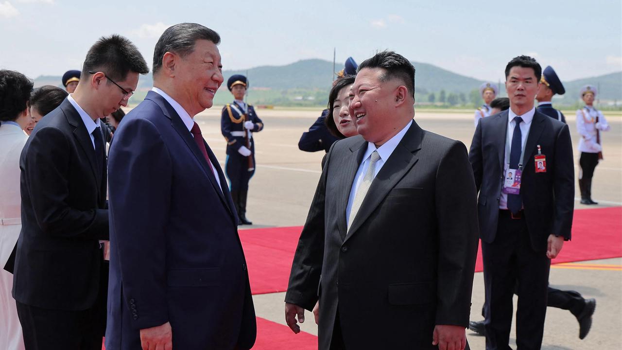 FOTO: Pyongyang Sambut Kunjungan Presiden Xi Jinping Setelah Tujuh Tahun