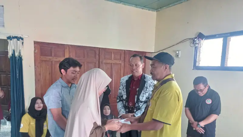 Zakat yang ditarik Baznas dari guru ditarufkan untuk bedah rumah guru tak mampu. (Foto: Liputan6.com/Dok. Heni Purwono)