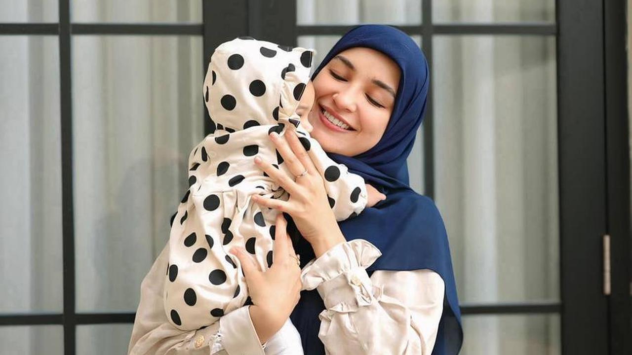 Potret Baby Humaira Anak Zaskia Sungkar yang Disayang Shireen Sungkar dan Keluarga Neneknya