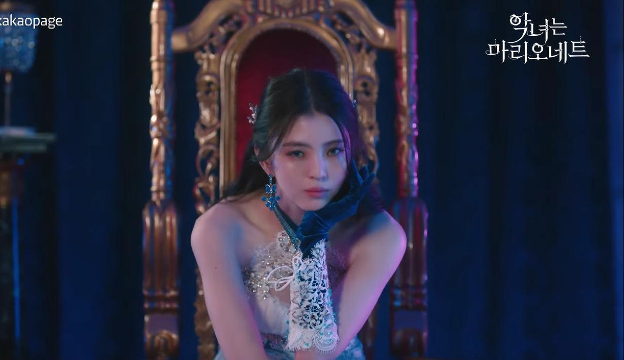 Han So Hee dalam teaser webtoon The Villainess Is A Marionette. (Foto: YouTube/ 카카오페이지)