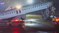 Pesawat Air Canada Tabrak Truk Pemadam di Bandara LaGuardia, Pilot dan Kopilot Tewas