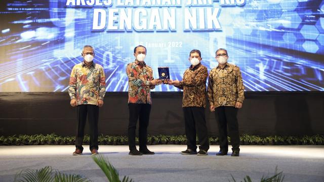 BPJS Kesehatan bekerja sama dengan Ditjen Dukcapil Kemendagri. Peserta JKN KIS dapat mengakses layanan kesehatan dengan NIK. (Foto: Humas BPJS Kesehatan)