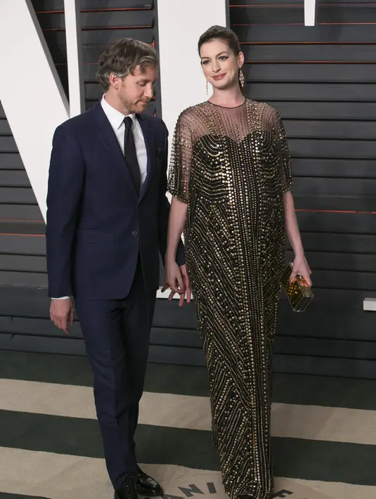 Karena kondisi Anne Hathaway sedang hamil, sutradara Marshal menunggunya sampai proses kelahirannya. (Bintang.com/AFP)