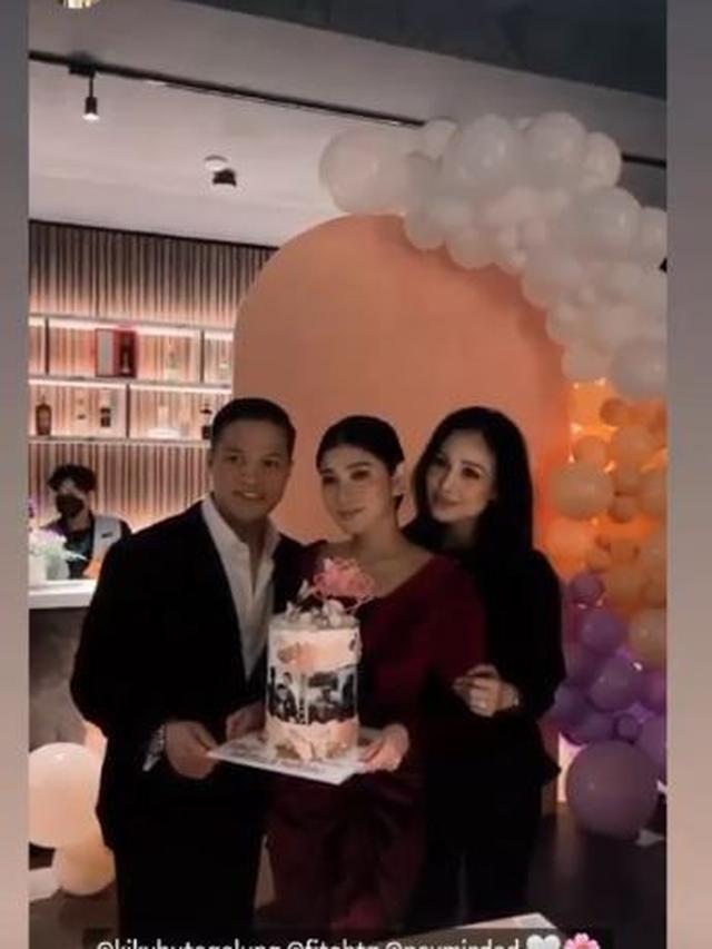 6 Potret Pesta Ulang Tahun Naysila Mirdad ke-34, Romantis hingga Dihadiri Calon Mertua