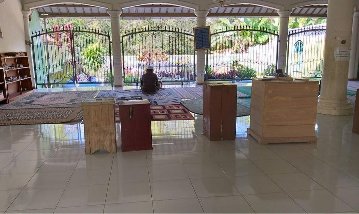 Wisata religi Mama Sempur di Plered, Purwakarta