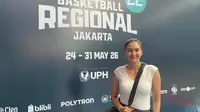 Selebritas Donna Agnesia turut hadir menyaksikan Campus League Basketball 2026 Regional Jakarta di Basketball Court Universitas Pelita Harapan (UPH), Tangerang, Sabtu (30/5/2026). (Bola.com/Benediktus Gerendo Pradigdo)